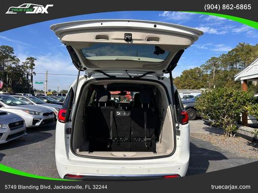 2021 Chrysler Pacifica Touring L