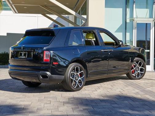 2022 Rolls-Royce Cullinan Base