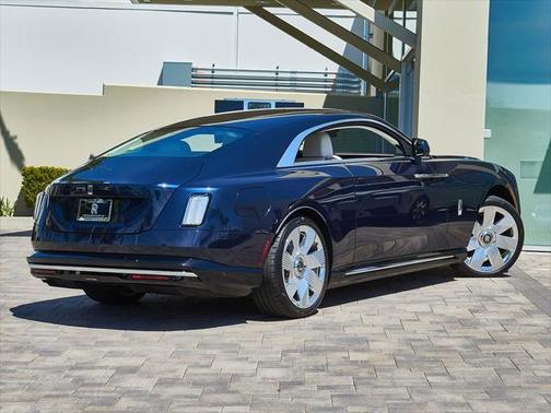 Midnight 2025 Rolls-Royce Spectre Base