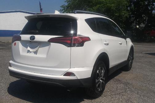 White 2016 Toyota RAV4 LE