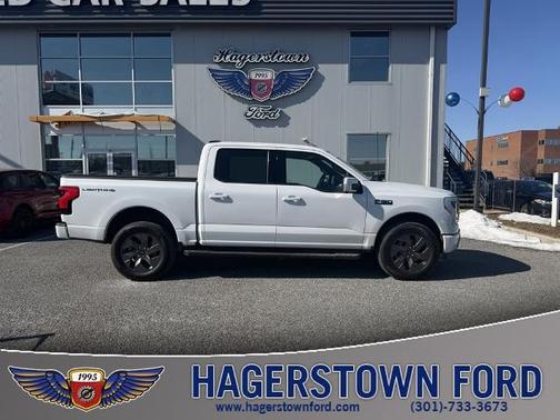 OXFORD WHITE 2024 Ford F-150 LARIAT Truck