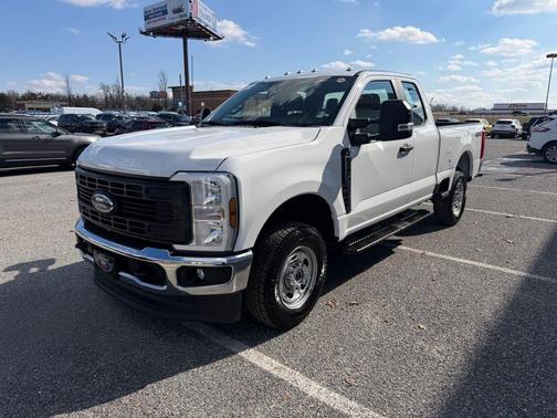 Oxford White 2024 Ford F-250 XL