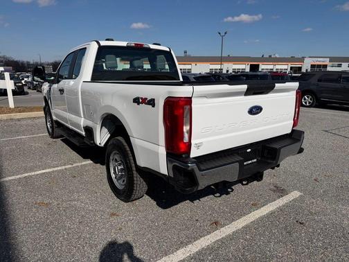 Oxford White 2024 Ford F-250 XL
