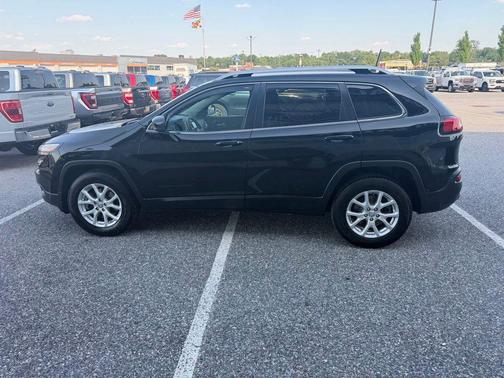 Diamond Black 2018 Jeep Cherokee Latitude Plus
