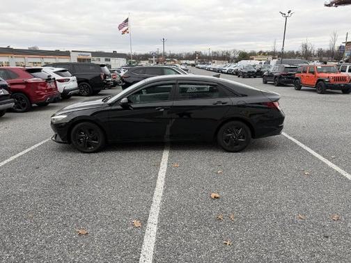 2022 Hyundai ELANTRA SEL