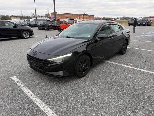 2022 Hyundai ELANTRA SEL