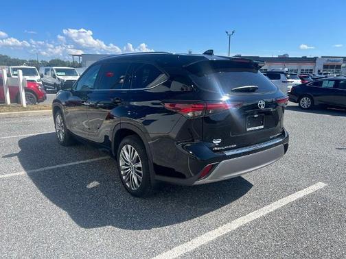 2024 Toyota Highlander PLATINUM