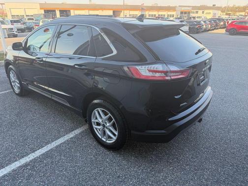 Black Metallic 2022 Ford Edge SEL