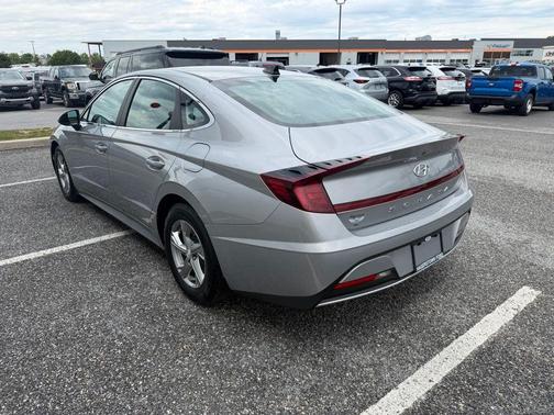 Silver 2023 Hyundai SONATA SE