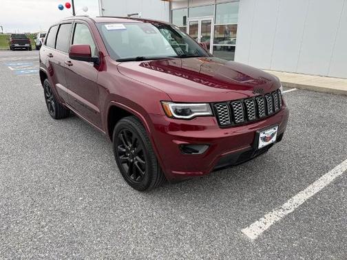 Velvet Red Pearlcoat 2022 Jeep Grand Cherokee LAREDO