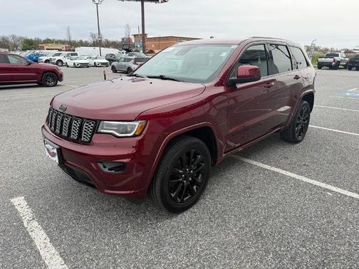 Velvet Red Pearlcoat 2022 Jeep Grand Cherokee LAREDO