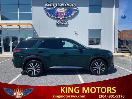 Obsidian Green 2024 Nissan Pathfinder Platinum