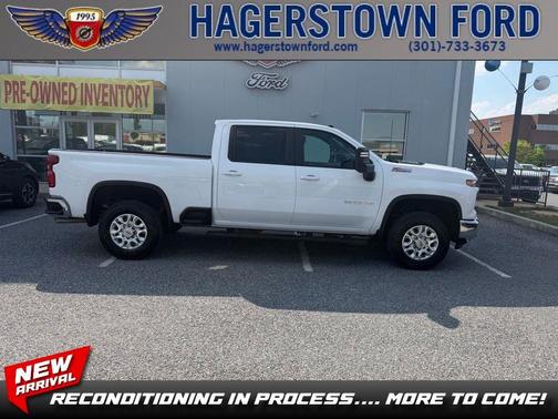 Summit White 2024 Chevrolet Silverado 2500 LT