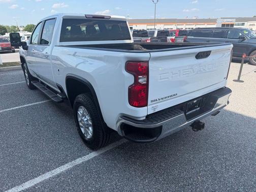Summit White 2024 Chevrolet Silverado 2500 LT