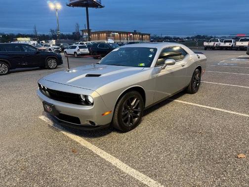 2021 Dodge Challenger SXT