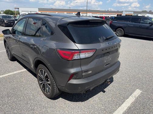 Gray Metallic 2022 Ford Escape SEL