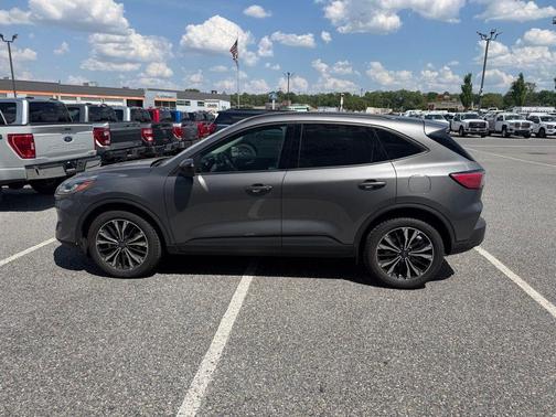Gray Metallic 2022 Ford Escape SEL
