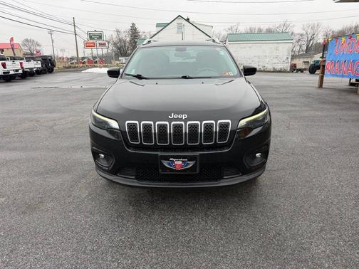 Diamond Black 2019 Jeep Cherokee Latitude Plus