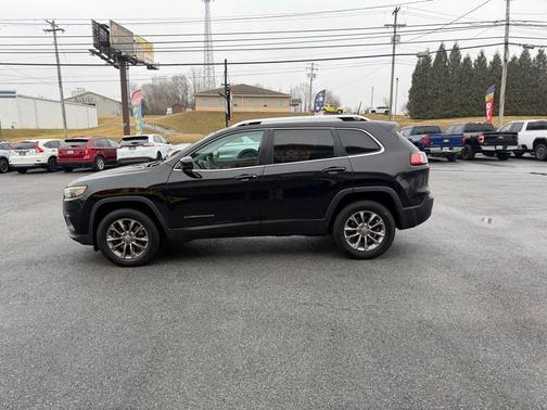 Diamond Black 2019 Jeep Cherokee Latitude Plus