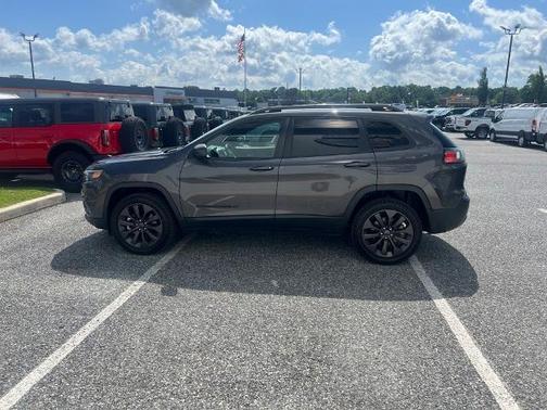 2021 Jeep Cherokee LATITUDE LUX