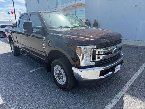 MAGMA RED 2019 Ford F-250 XLT