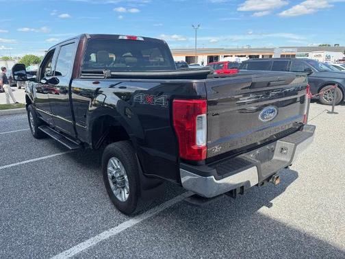 MAGMA RED 2019 Ford F-250 XLT
