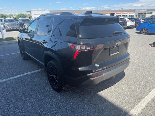 Mosaic Black Metallic 2025 Chevrolet Equinox LT