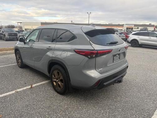 2022 Toyota Highlander BRONZE EDITION