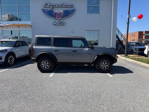 CARBONIZED GRAY METALLIC 2023 Ford Bronco BADLANDS