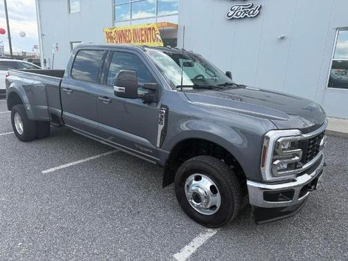 CARBONIZED GRAY 2024 Ford F-350 LARIAT SUPER DUTY