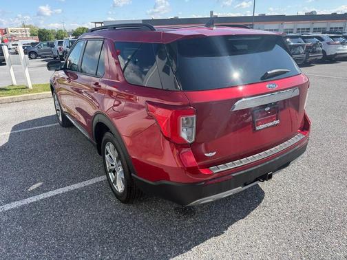 Rapid Red Metallic Tinted Clearcoat 2023 Ford Explorer XLT