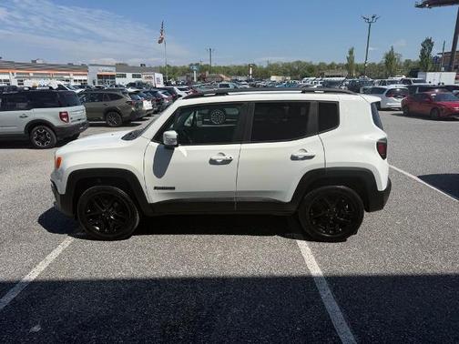 Alpine White 2017 Jeep Renegade LATITUDE