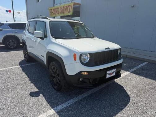 Alpine White 2017 Jeep Renegade LATITUDE