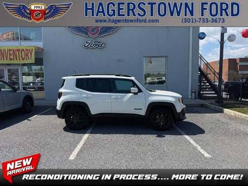 Alpine White 2017 Jeep Renegade LATITUDE