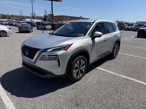 Brilliant Silver Metallic 2023 Nissan Rogue SV