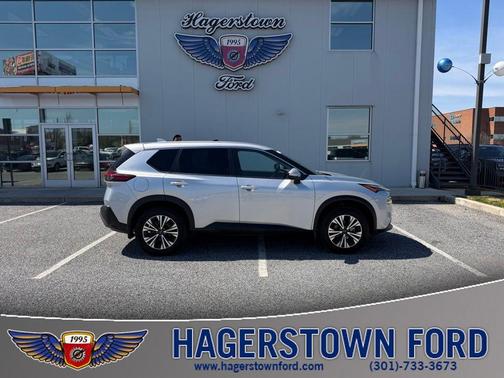 Brilliant Silver Metallic 2023 Nissan Rogue SV