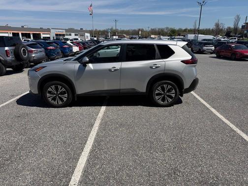 Brilliant Silver Metallic 2023 Nissan Rogue SV