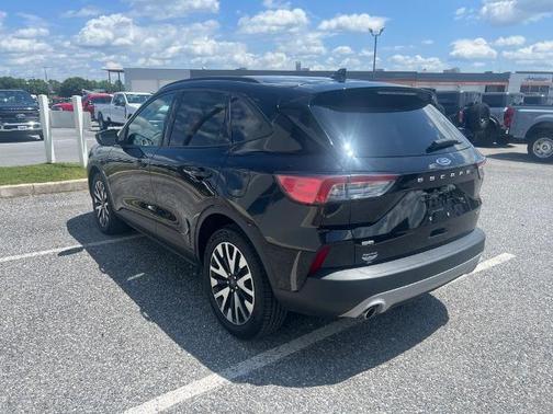 2020 Ford Escape SE SPORT