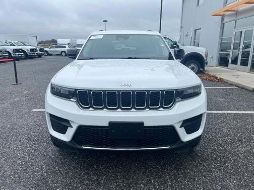2022 Jeep Grand Cherokee LAREDO