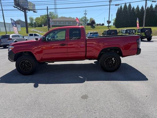 Barcelona Red Metallic 2019 Toyota Tacoma SR