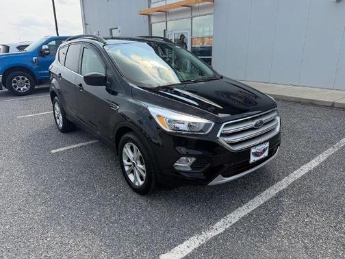 SHADOW BLACK 2018 Ford Escape SE