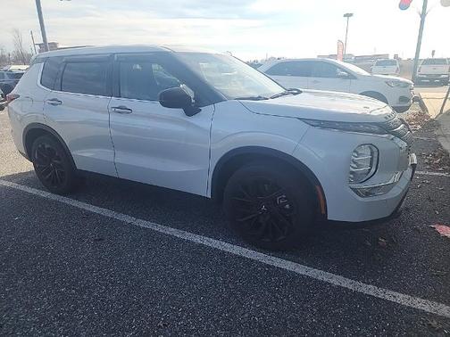 2022 Mitsubishi Outlander SE