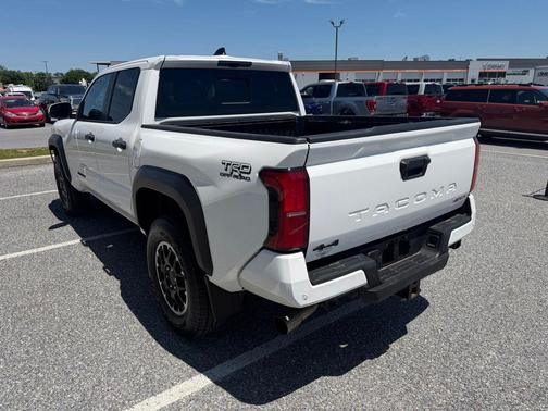Ice 2024 Toyota Tacoma Hybrid TRD