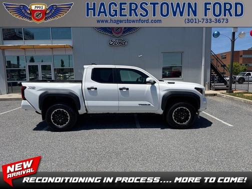 Ice 2024 Toyota Tacoma Hybrid TRD