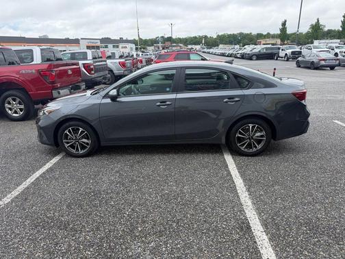 Gravity Gray 2024 Kia Forte LXS