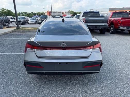 Metal 2024 Hyundai ELANTRA SEL