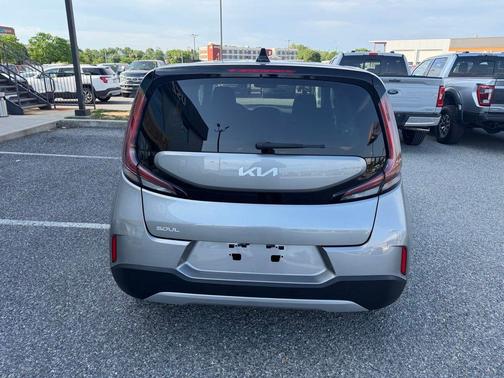 Steel Gray 2024 Kia Soul LX