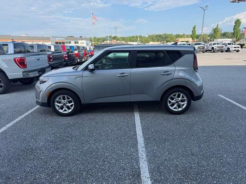 Steel Gray 2024 Kia Soul LX