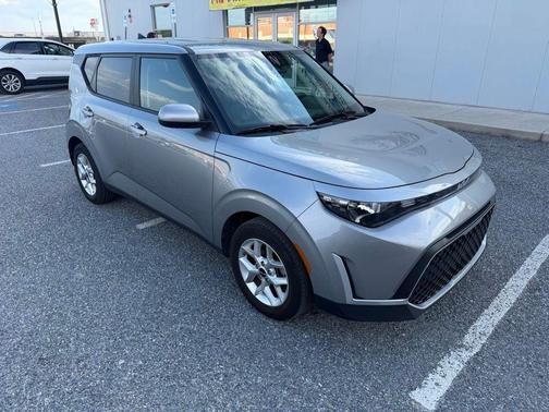 Steel Gray 2024 Kia Soul LX