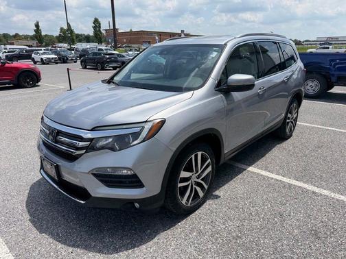 Gray 2016 Honda Pilot Touring